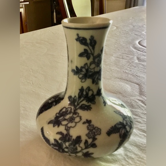 Other - Blue white chinoiserie vase
